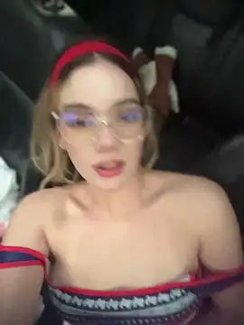 NicoleCut online show from May 1, 2026, 10:15 pm