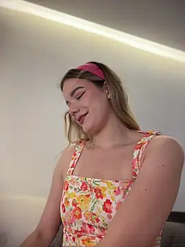 NicoleCut online show from July 12, 2026, 9:32 am