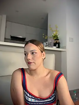 NicoleCut online show from May 31, 2026, 9:37 pm