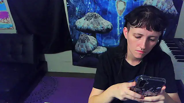  hellostormy  online show from October 31, 2025, 9:06 am