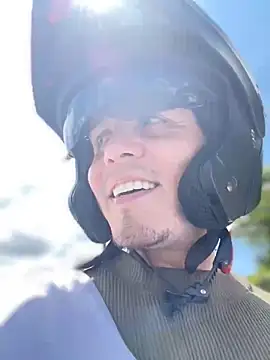 adam-rivera online show from September 21, 2025, 3:50 pm