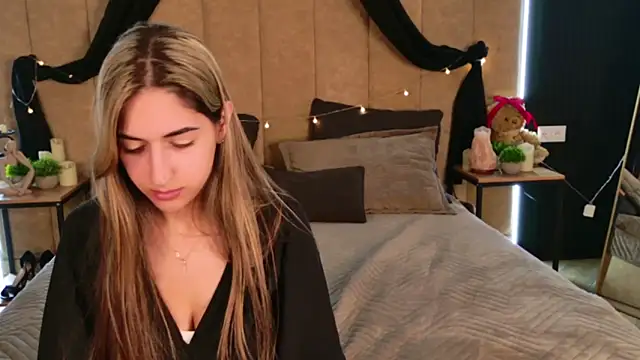 Teresa Stane online show from March 19, 2025, 8:12 am