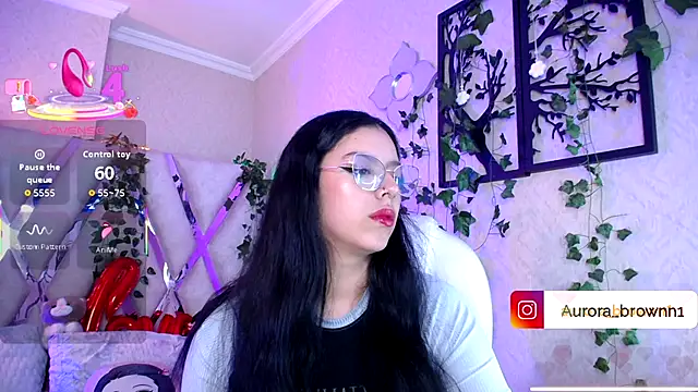 Aurora Brownn online show from November 28, 2025, 4:34 am