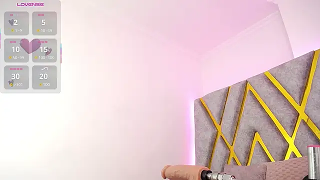 Aurora Brownn online show from March 19, 2025, 10:11 am