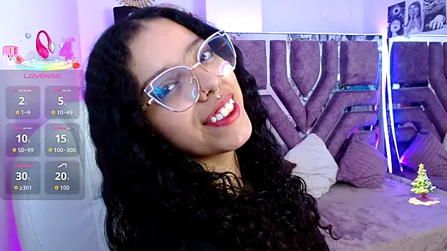 Aurora Brownn online show from December 14, 2025, 4:08 am