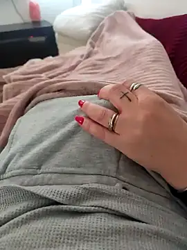 Snapshot of ariel-rick chatting on February 16, 2026, 3:21 pm ariel-rick online show from February 16, 2026, 3:21 pm