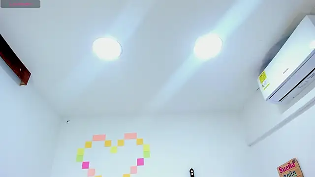 miaa-sofiaa online show from December 23, 2024, 7:09 pm