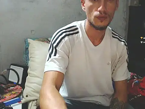 roystonee10 online show from January 4, 2025, 2:46 am