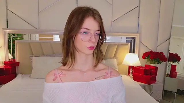 MeganMour online show from December 22, 2025, 6:08 pm