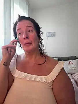 Engel mia online show from July 27, 2026, 10:22 am