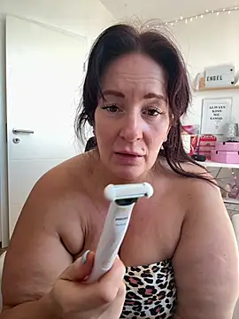 Engel mia online show from July 28, 2026, 11:17 am