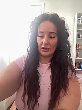 Engel mia online show from July 18, 2026, 10:24 am