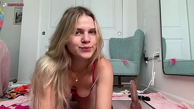 PaigePawg online show from April 14, 2026, 1:49 pm