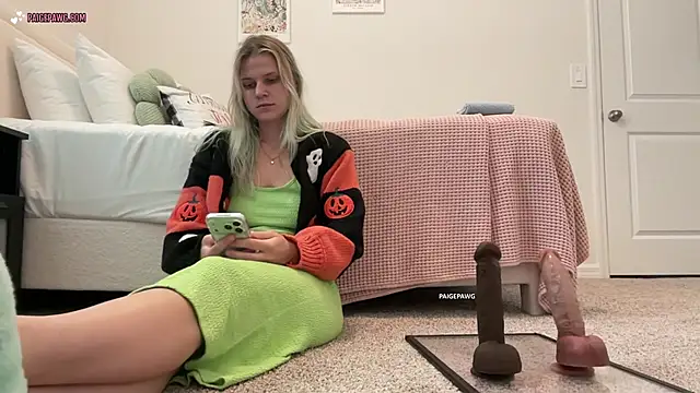 PaigePawg online show from October 31, 2025, 3:52 pm