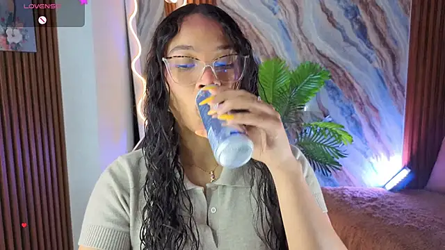 penelope tay1 online show from June 11, 2026, 3:25 am
