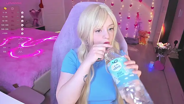 Amy honey angel online show from March 1, 2025, 10:24 am