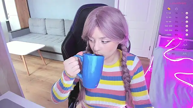 Amy honey angel online show from October 4, 2025, 11:01 am