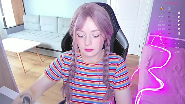 Amy honey angel online show from September 26, 2025, 10:44 am