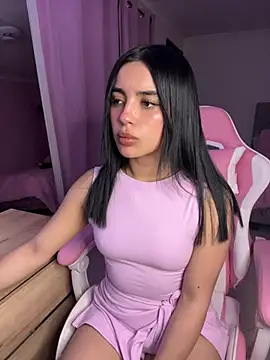 Emily-14 online show from June 5, 2026, 1:54 am