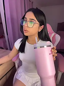 Emily-14 online show from June 18, 2026, 4:22 am