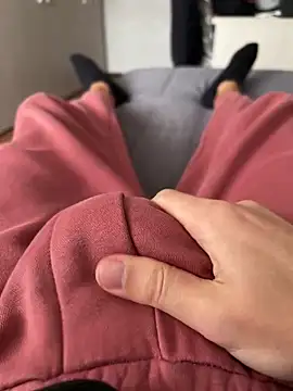 93moro online show from January 17, 2025, 11:38 am