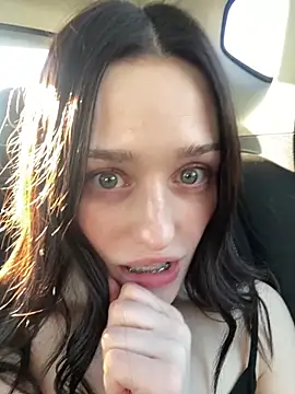 Mia Mia M online show from April 21, 2026, 2:56 pm