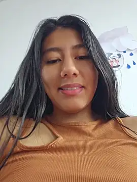 CarlaAlvez online show from May 12, 2026, 3:40 pm