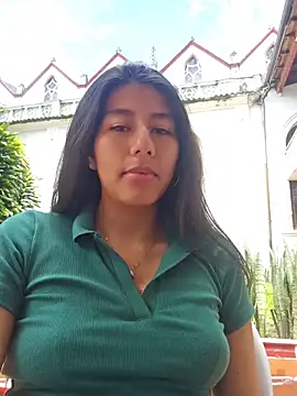 CarlaAlvez online show from April 27, 2026, 4:38 pm