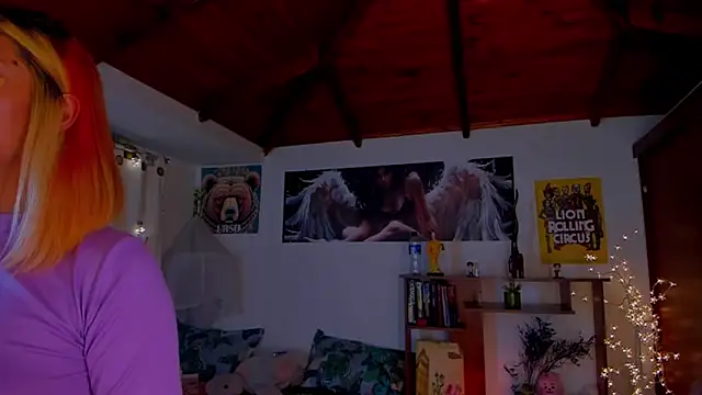 cuteweed420 online show from February 16, 2025, 4:20 am