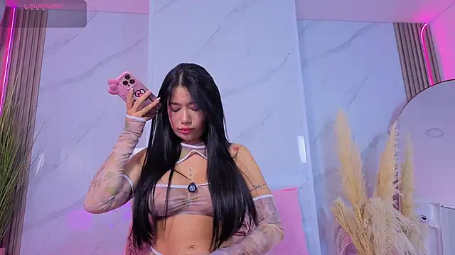 Chlooee   online show from September 16, 2025, 12:44 am