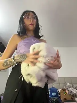 Any Roussee online show from September 18, 2025, 11:41 pm