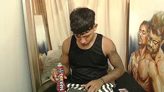 mr stiven  online show from September 18, 2025, 2:36 am