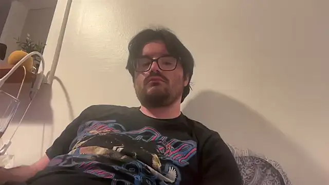 underthesun16 online show from April 18, 2026, 10:43 pm