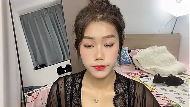 Bella-LL online show from March 5, 2025, 10:43 pm