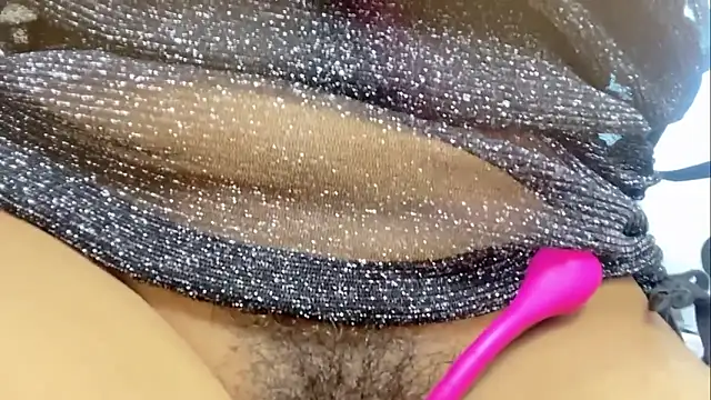 Bella-LL online show from February 26, 2025, 9:42 pm