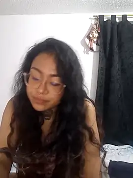 honeyblue 1 online show from March 15, 2025, 6:14 am