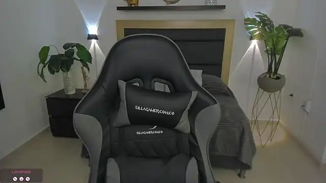 catleya 0 online show from March 22, 2025, 3:20 am