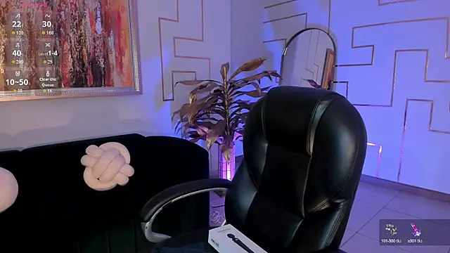 MiaFarrell  online show from October 7, 2025, 6:31 pm