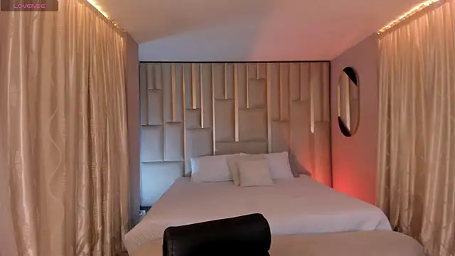 MiaFarrell  online show from January 13, 2026, 6:12 pm