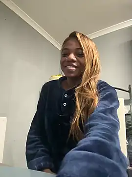 imsuziblack online show from January 27, 2025, 8:49 pm