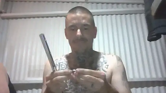 Snapshot of DaddyDifferent chatting on April 20, 2026, 10:29 am DaddyDifferent online show from April 20, 2026, 10:29 am