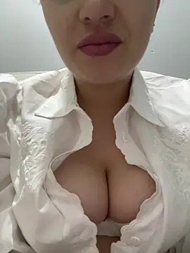 Gamzemm8888 online show from January 13, 2025, 7:42 pm