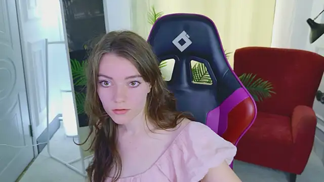 Lana  Cute  online show from July 22, 2026, 1:57 pm