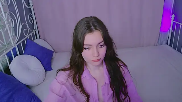 Lana  Cute  online show from June 19, 2026, 3:07 pm