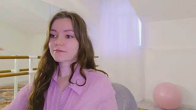 Lana  Cute  online show from July 6, 2026, 10:11 am