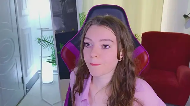 Lana  Cute  online show from July 26, 2026, 3:19 pm