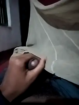 Snapshot of mith087 chatting on December 23, 2024, 3:33 pm mith087 online show from December 23, 2024, 3:33 pm