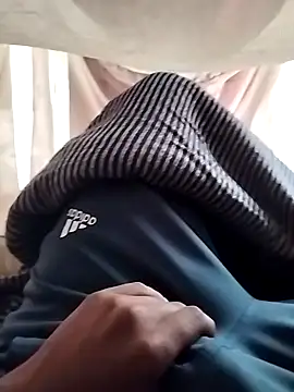 Snapshot of mith087 chatting on December 23, 2024, 8:44 am mith087 online show from December 23, 2024, 8:44 am