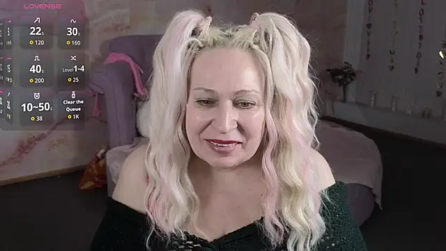 Penelope Pinky online show from June 24, 2026, 12:04 pm