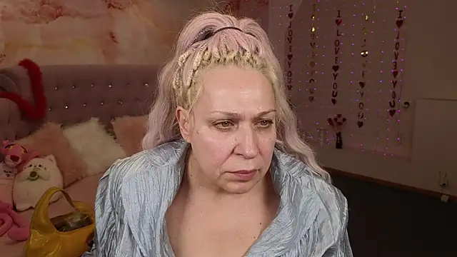 Penelope Pinky online show from March 11, 2025, 5:46 pm